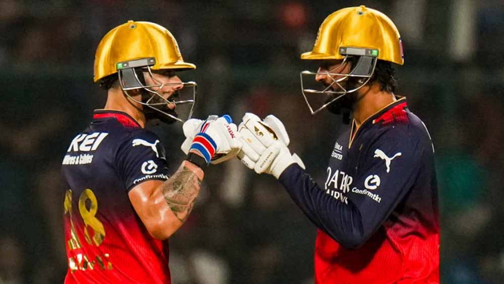RCB पर संकट! टिम डेविड का विकेट गिरा, अक्षर पटेल ने दिलाई बड़ी सफलता