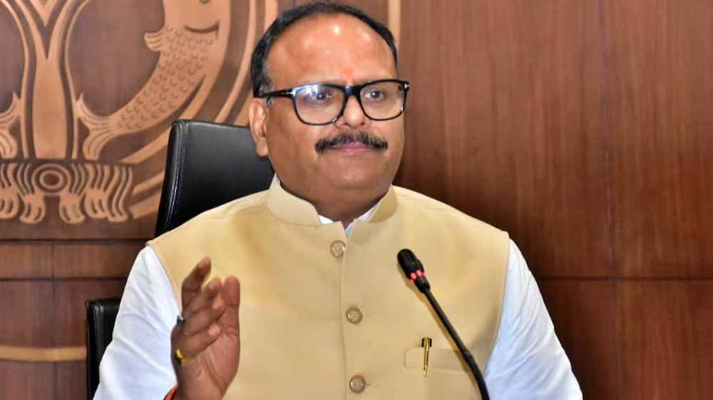 ड्यूटी से गायब और भ्रष्टाचार में लिप्त डॉक्टरों पर सख्त कार्रवाई, डिप्टी सीएम का बड़ा हंटर