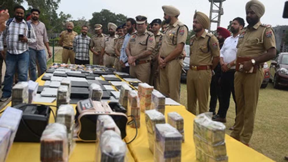 साइबर फ्रॉड के बड़े नेटवर्क पर पुलिस का शिकंजा, लुधियाना से 132 ठग दबोचे गए