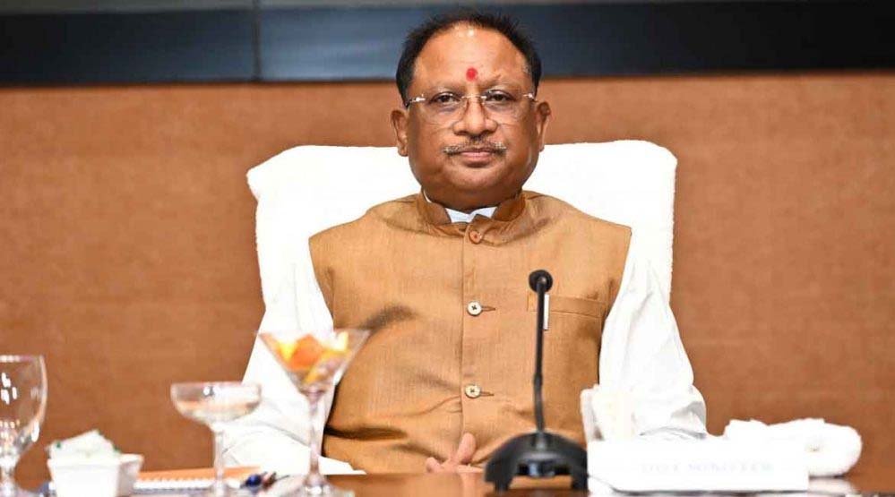 लोगों की सुनें, लोगों को सुनाएं नहीं - मुख्यमंत्री का अधिकारियों को दो टूक निर्देश