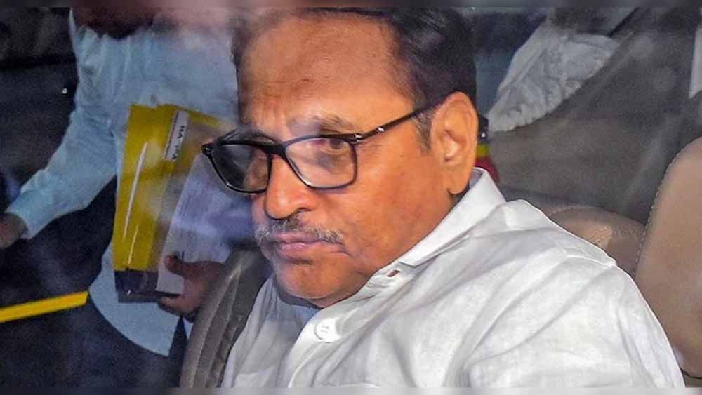ACB का एक्शन जारी: 15 ठिकानों पर छापेमारी के बाद पूर्व मंत्री हिरासत में