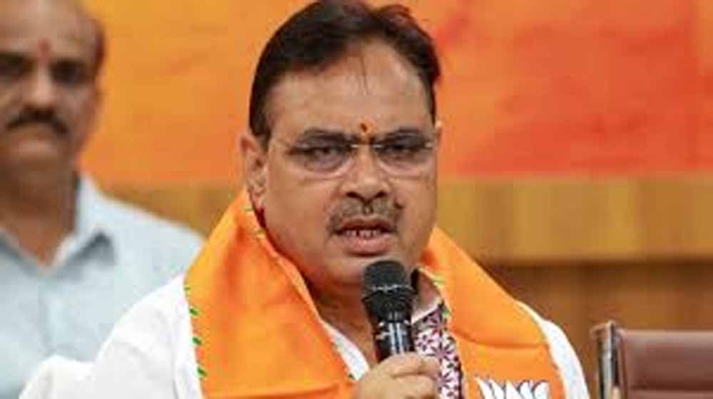 चौरासी और कुशलगढ़ में रात्रि चौपाल: सीएम ने लाभार्थियों से किया संवाद, विकास योजनाओं की समीक्षा