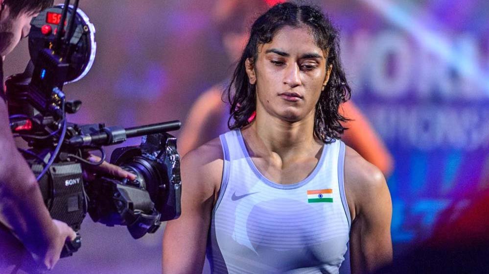 विनेश फोगाट का डोप टेस्ट विवाद, स्टार रेसलर को नोटिस के जरिए करारा झटका