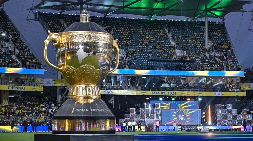 BCCI ने IPL 2026 फाइनल अहमदाबाद शिफ्ट किया, बेंगलुरु को लगा झटका, टिकट विवाद बना कारण