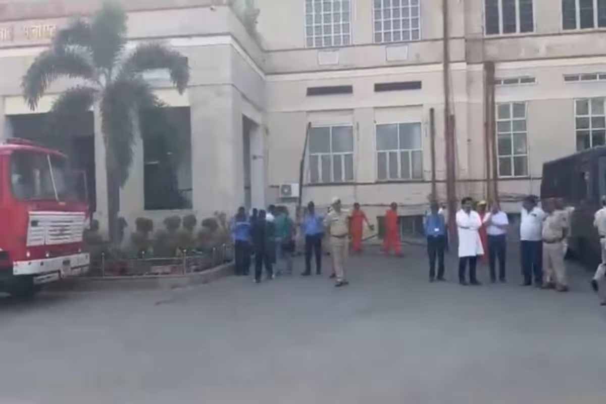 एसएमएस अस्पताल में सुरक्षा अलर्ट, पुलिस और बम निरोधक दस्ते ने तलाशी अभियान शुरू किया