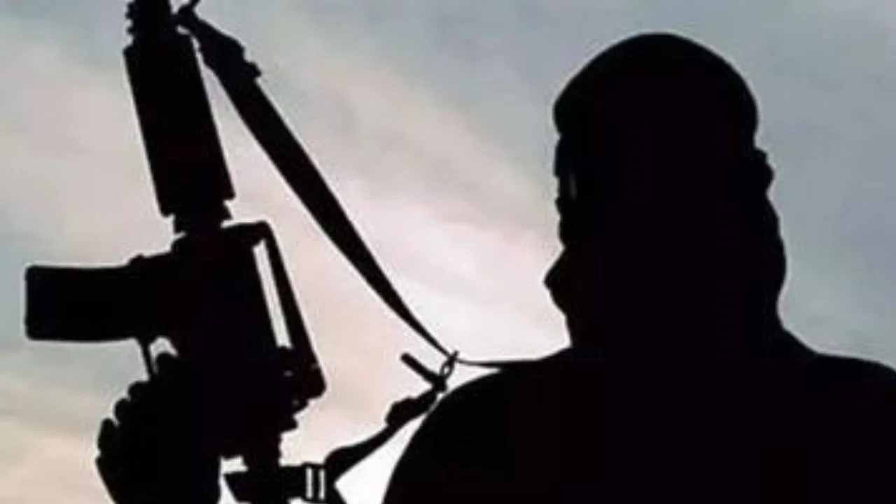 लाल किले हमले के बाद अलर्ट, दिल्ली पुलिस ने हथियारों संग आतंकी मॉड्यूल पकड़ा