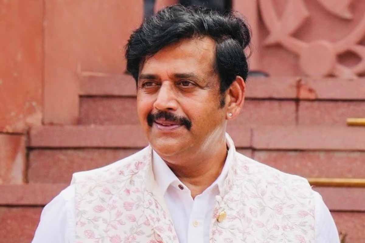 रवि किशन का ‘होम फ्रॉम वर्क’ बयान फिर चर्चा में, वायरल मीम्स पर दी मजेदार प्रतिक्रिया