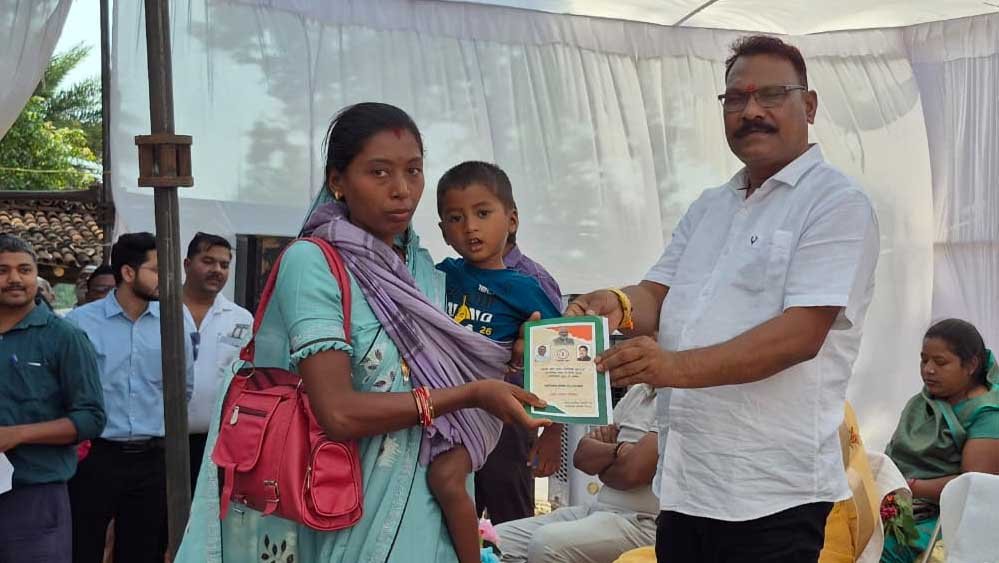 सुशासन तिहार 2026: सिमड़ा शिविर में हितग्राहियों को मिले राशन कार्ड, चेहरे पर मुस्कान