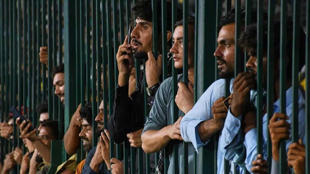 ना कारण, ना मोहलत: UAE ने पाकिस्तानियों का बोरिया-बिस्तर बांधा