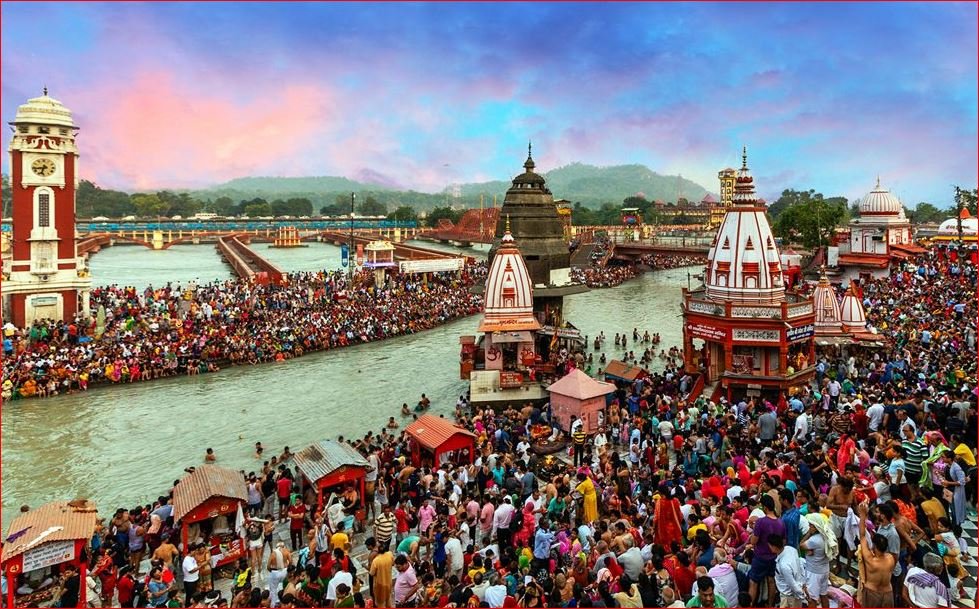 गंगा दशहरा के अवसर पर प्रयागराज और हरिद्वार में श्रद्धालुओं का सैलाब