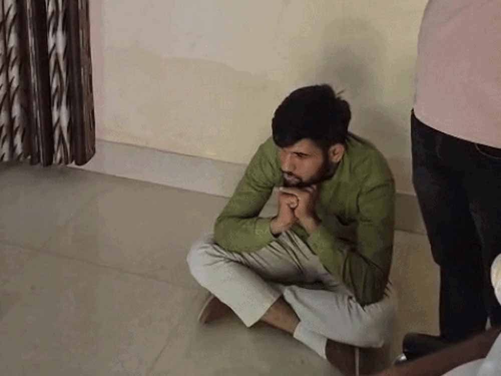 जयपुर में छापेमारी से हड़कंप, बीज निगम निदेशक के घर और बस से करोड़ों रुपये मिले