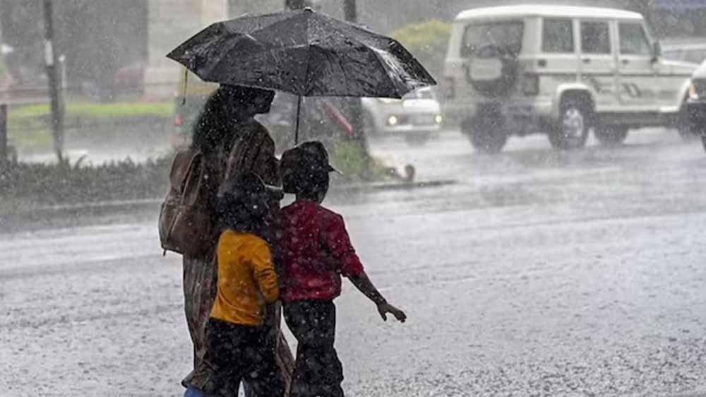 भीषण गर्मी से राहत की उम्मीद, दिल्ली में अगले कुछ दिनों तक बारिश और तेज हवाओं का अनुमान