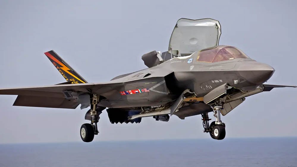 'बिना आंख' वाला F-35! पेंटागन ने रडार के बिना सौंपे 6 स्टील्थ फाइटर जेट, जानें पूरी कहानी
