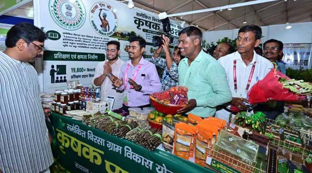 मोरहाबादी मेले में महिलाओं की पहल बनी आकर्षण, मछली से बने उत्पादों ने खींचा ध्यान