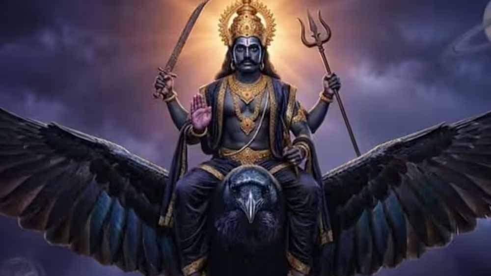 27 जुलाई को शनि होंगे वक्री, शश महापुरुष राजयोग से 4 राशियों को बड़ा लाभ