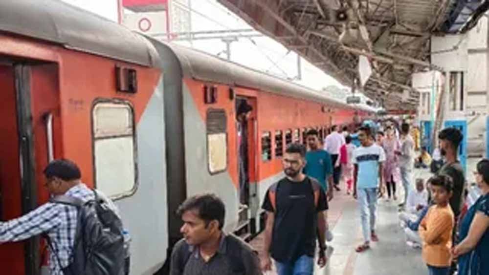 परीक्षार्थियों की सुविधा के लिए पटना-गया समेत कई रूटों पर परीक्षा स्पेशल ट्रेनों का संचालन शुरू