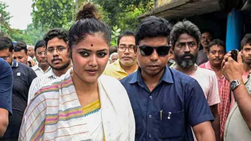 ममता बनर्जी ने कई नेताओं पर कार्रवाई की, यूथ विंग अध्यक्ष सायोनी घोष हटाई गईं