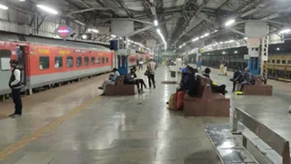 प्लेटफॉर्म 1 से 7 तक आसान सफर, मोबाइल से घर बैठे होगी कार बुकिंग सुविधा