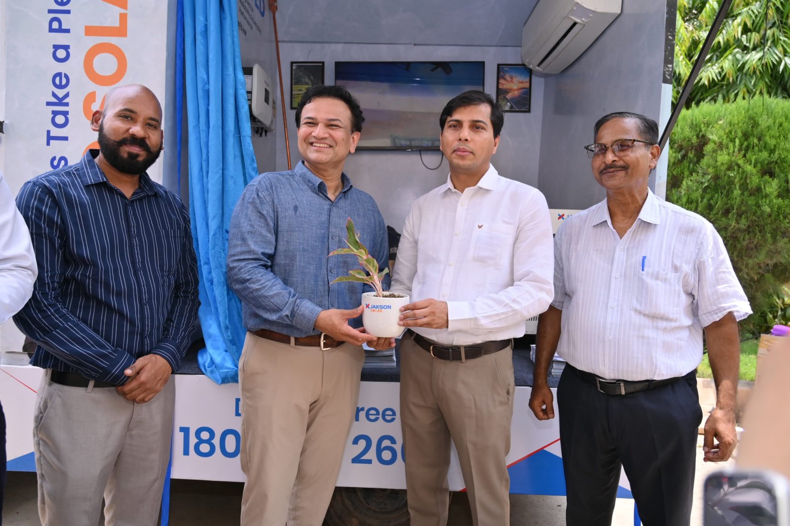 UPNEDA Secretary Pankaj Singh Flags Off ‘Solar on Wheels’ Awareness Campaign