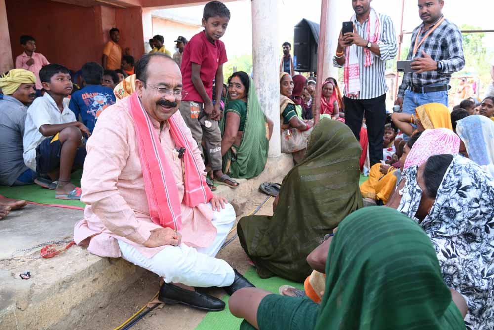 उप मुख्यमंत्री अरुण साव ने ग्रामीणों की सुनी समस्याएं, अधिकारियों को दिए निर्देश