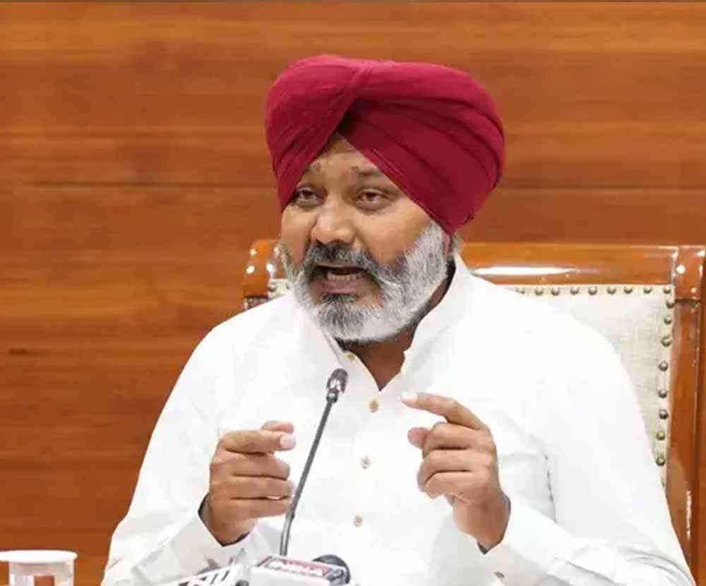 रसोई गैस महंगी होने पर सियासी वार, वित्त मंत्री हरपाल चीमा ने केंद्र सरकार पर साधा निशाना