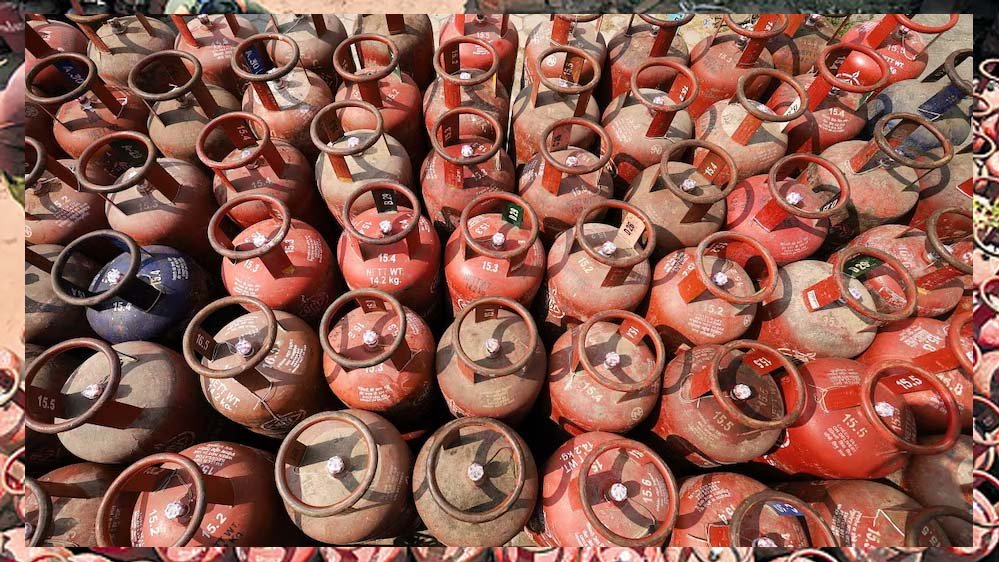 आज से बदल गए LPG के नियम! कच्चे तेल की कीमत घटते ही सरकार का बड़ा ऐलान, जानिए क्या बदला