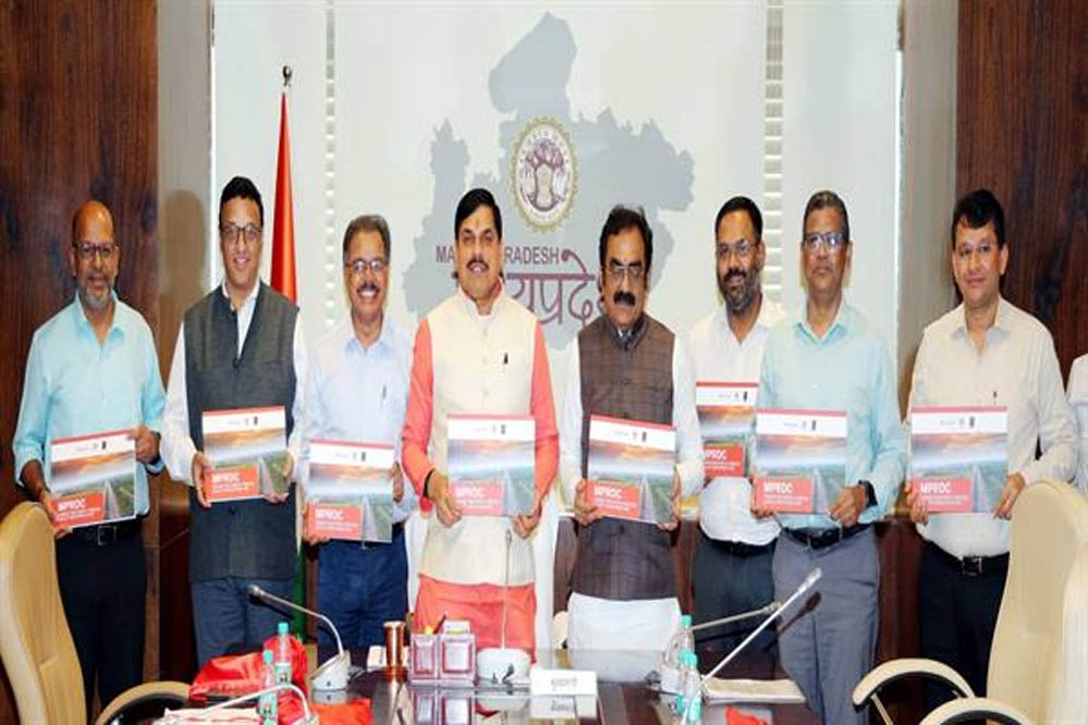 CM डॉ. मोहन यादव ने लॉन्च की MPRDC की कॉफी टेबल बुक, MP के इंफ्रास्ट्रक्चर विकास की दिखाई नई तस