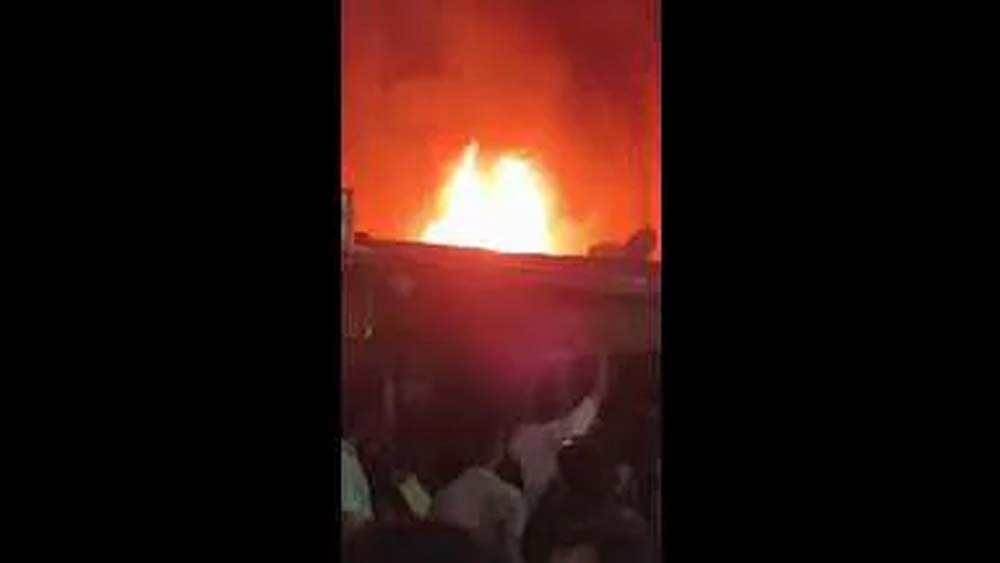 आईआईएम रोड पर देर रात भीषण आग, आठ दमकल गाड़ियों ने पाया काबू