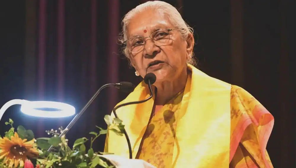 राज्यपाल आनंदीबेन पटेल का बड़ा संदेश, बोलीं- IAS बनने से पहले अच्छी मां बनने की तैयारी करें