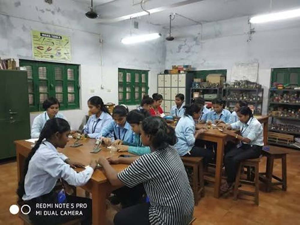 अंबाला आईटीआई में दाखिले सुस्त, आधुनिक ट्रेडों में छात्राओं की घटी रुचि
