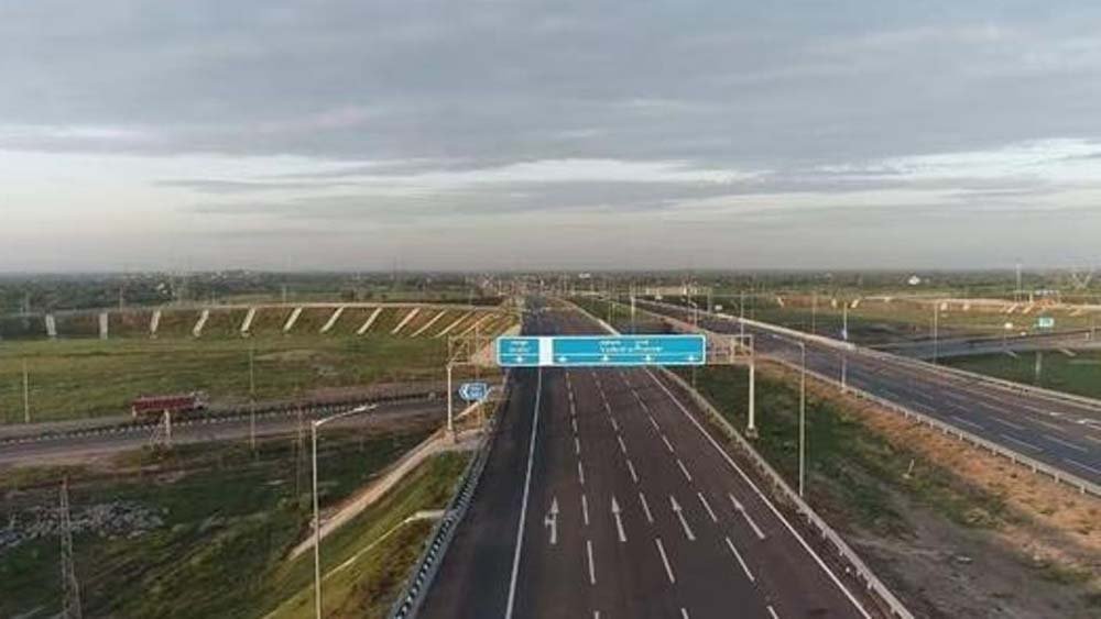 सड़क मरम्मत में लापरवाही पर सख्ती, घटिया काम करने वाले ठेकेदार होंगे ब्लैकलिस्ट