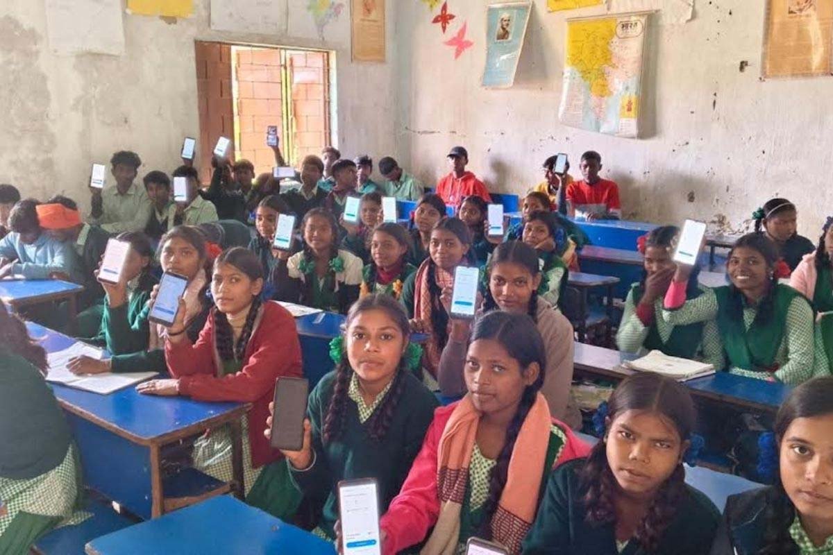 600 सरकारी स्कूलों में एआई स्मार्ट क्लास से पढ़ाई होगी पूरी तरह हाईटेक