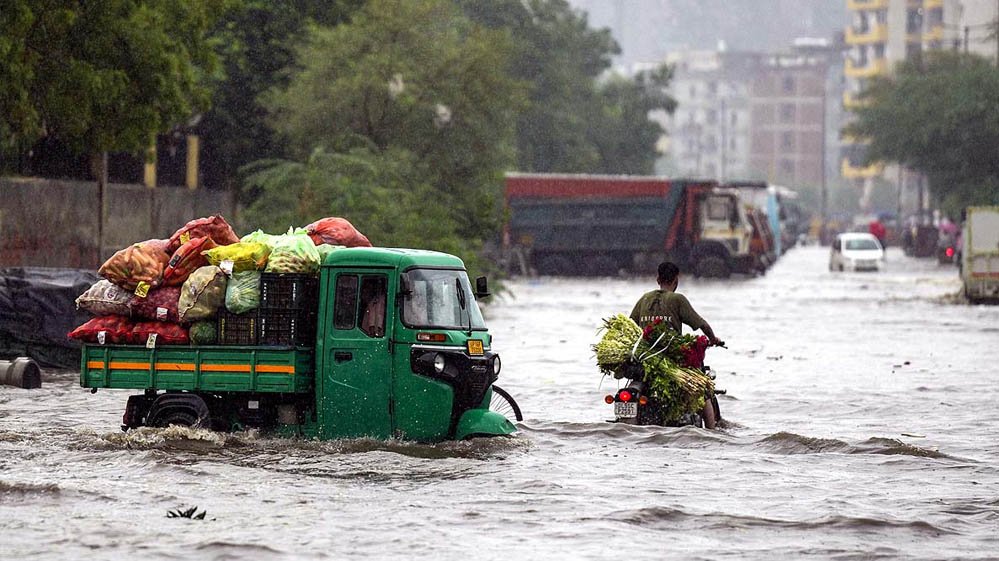 मौसम का बड़ा बदलाव: 10 हजार KM लंबी बादलों की पट्टी से बढ़ी बारिश की उम्मीद, बंगाल की खाड़ी पहु