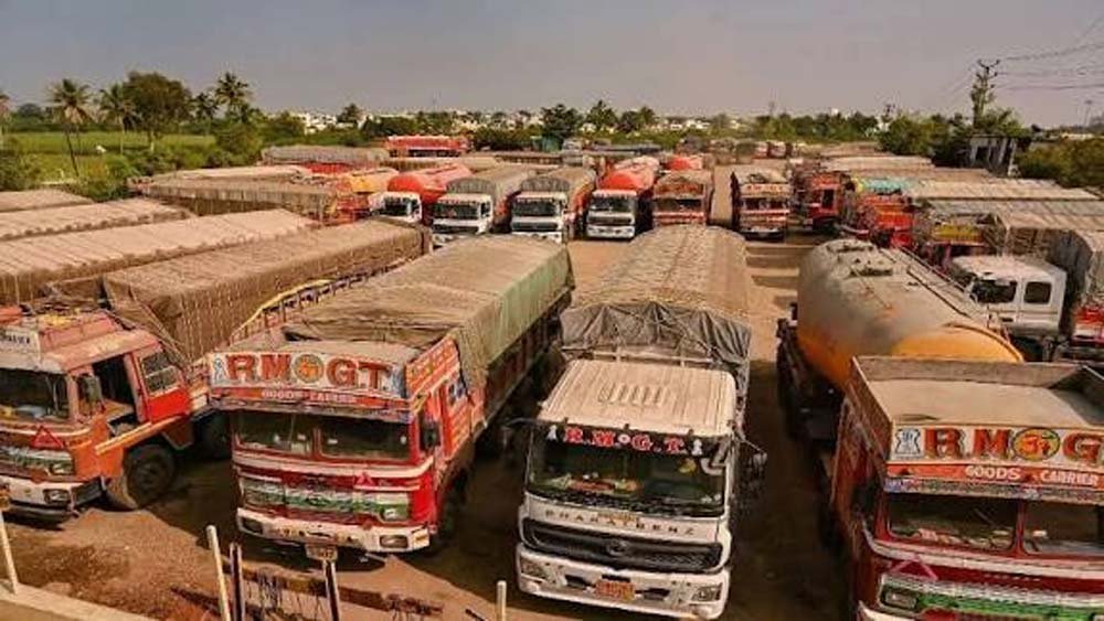 VLTD नियमों के विरोध में राजस्थानभर में ट्रक हड़ताल, माल ढुलाई प्रभावित होने की आशंका