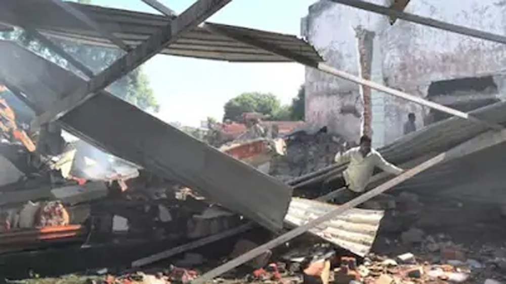पटाखा फैक्ट्री हादसे में मौतों पर पीएम मोदी और गुजरात सरकार ने दिए मुआवजे