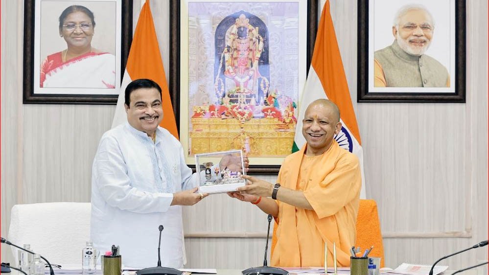 सड़क निर्माण के साथ दुर्घटनाओं में कमी लाने पर भी समान ध्यान दें: नितिन गडकरी