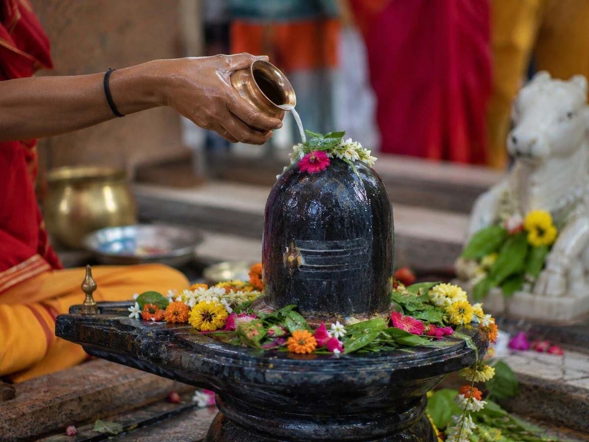 सावन 2026 में पड़ेंगे 4 सोमवार, जानें पूरी तारीख और महत्व