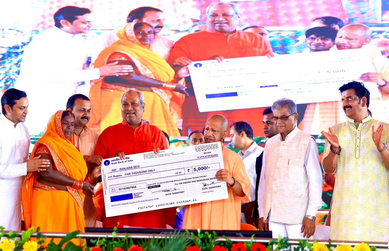 योगी सरकार के पौधरोपण अभियान में स्कूल-कॉलेज बने हरियाली के केंद्र