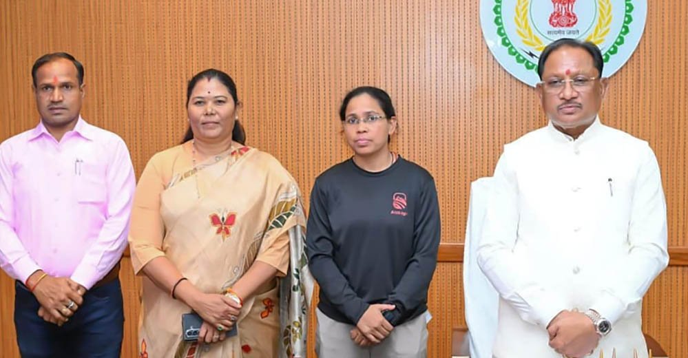 माउंट एवरेस्ट फतह करने वाली अमिता श्रीवास को मुख्यमंत्री विष्णुदेव साय ने दी बधाई, बढ़ाया हौसला