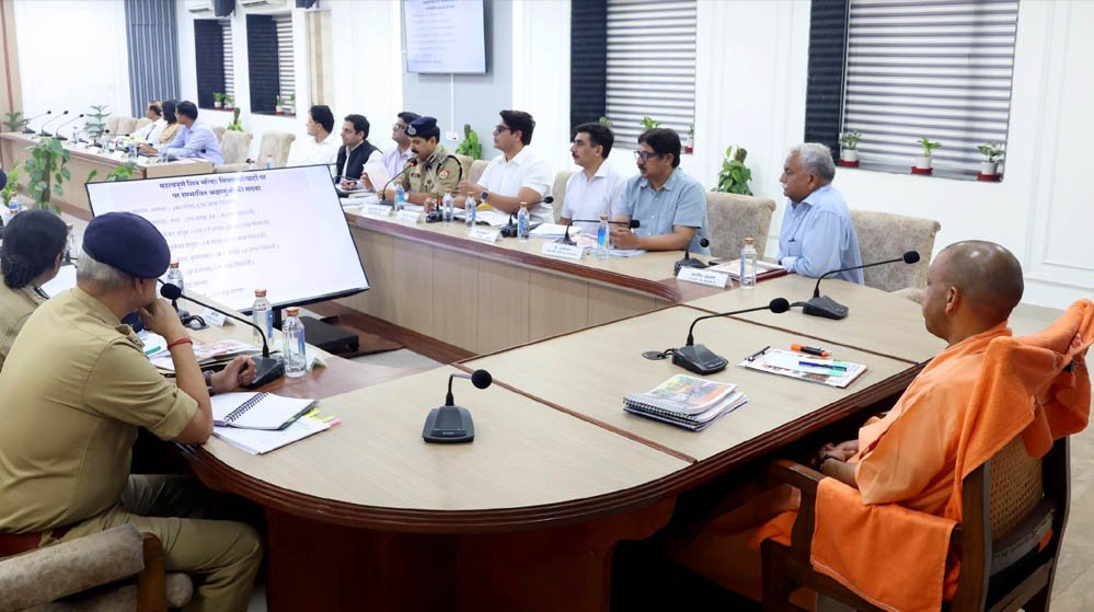 कांवड़ यात्रा पर CM योगी सख्त, बोले- सुरक्षा से समझौता नहीं, अफवाह फैलाने वालों पर हो कड़ी कार्