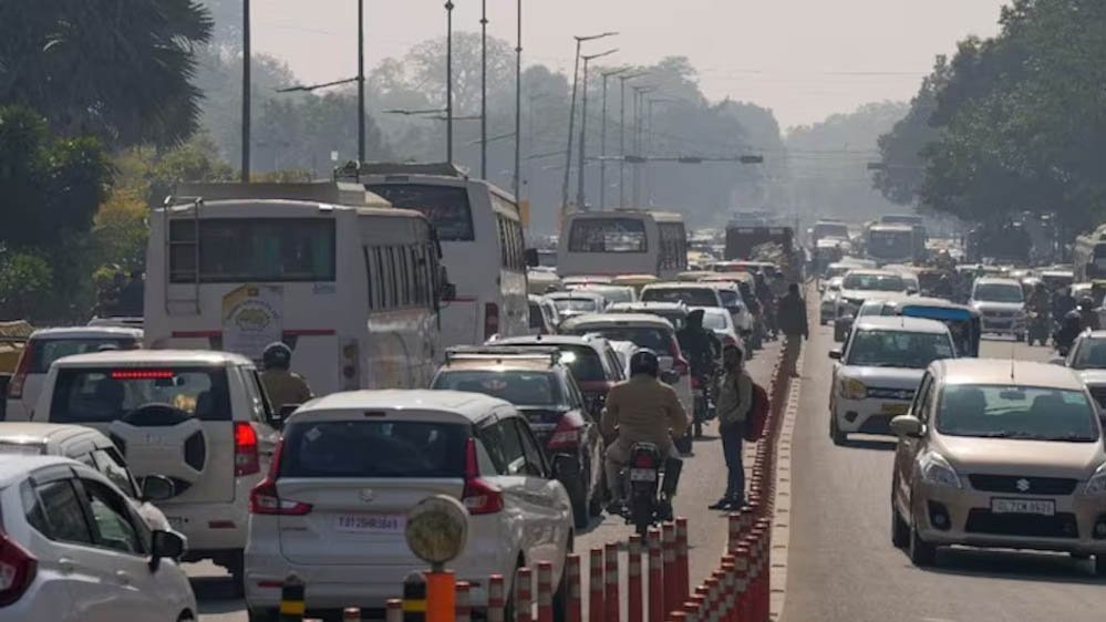 Delhi News: 1 नवंबर से 31 जनवरी तक इन वाहनों पर रोक, बढ़ेगी पार्किंग फीस; जानें नए नियम