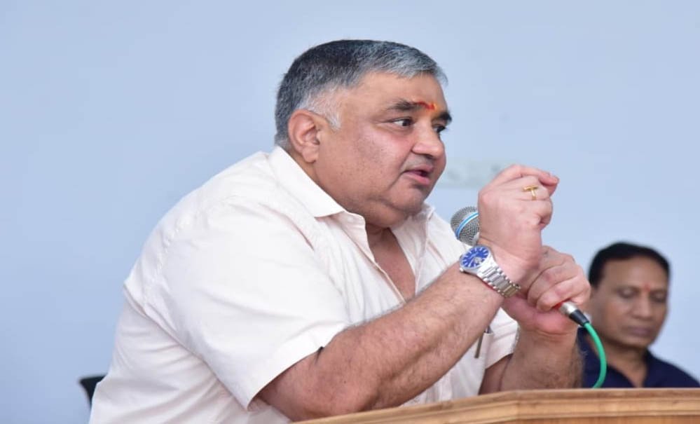 वृक्षारोपण सिर्फ अभियान नहीं, आने वाली पीढ़ियों के सुरक्षित भविष्य का संकल्प'— राजेश अग्रवाल