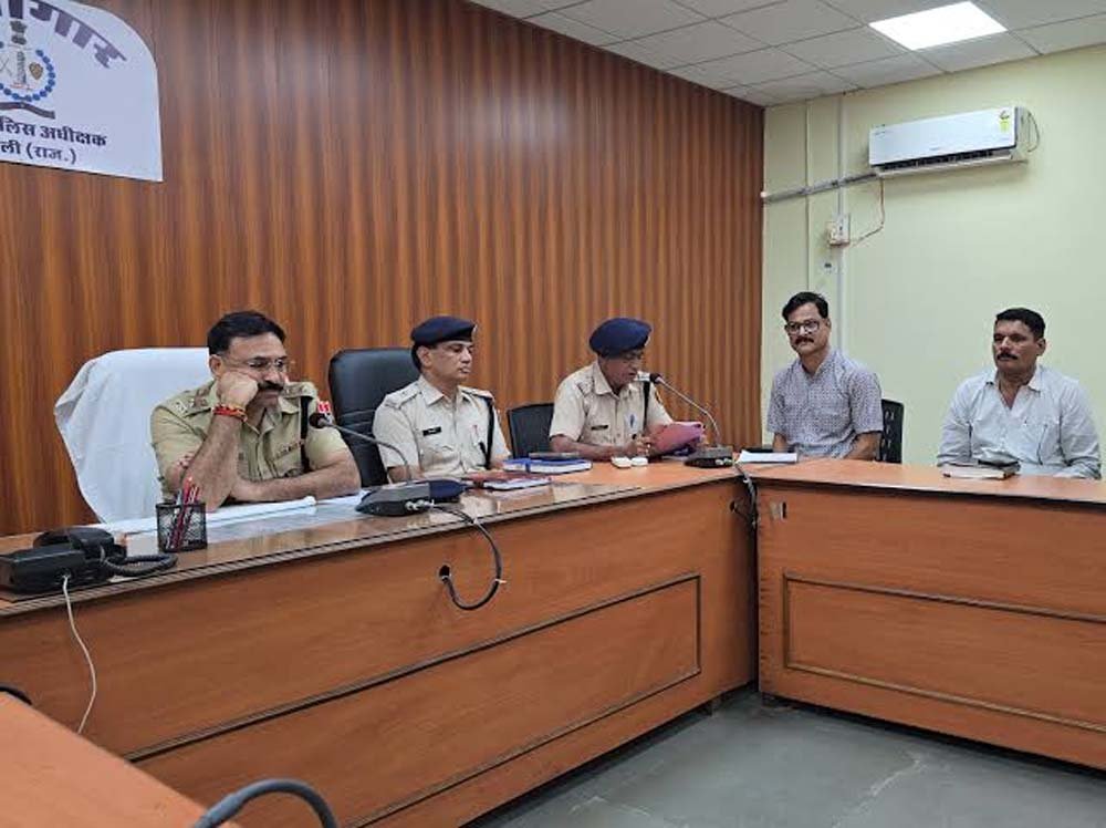 सोशल मीडिया पर भड़काऊ पोस्ट करने वालों पर कार्रवाई, पुलिस ने कसा शिकंजा