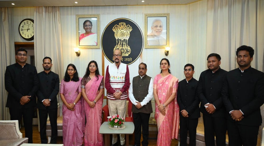 प्रशिक्षु डिप्टी कलेक्टरों को राज्यपाल की सीख, तार्किक निर्णय और जनसेवा को दें सर्वोच्च प्राथमि