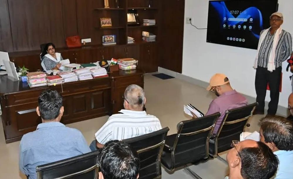 राजस्व वसूली में लापरवाही नहीं होगी बर्दाश्त, लक्ष्य पूर्ति के लिए वर्तमान प्रयासों में लाए गति