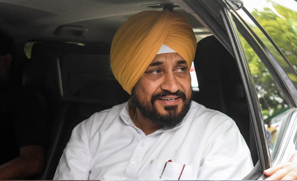 कांग्रेस की पंजाब इकाई में बढ़ी कलह, चन्नी ने दी इस्तीफे की धमकी, बैठक में वारिंग से टकराव