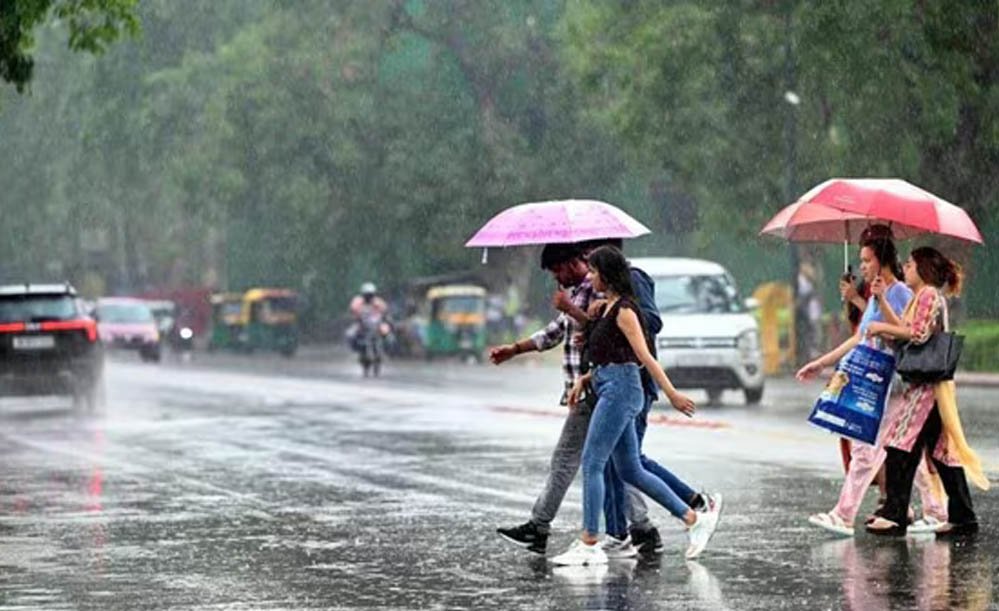 मूसलाधार बारिश से पंजाब बेहाल, अमृतसर की हैरिटेज स्ट्रीट जलमग्न, 27 से और बिगड़ सकता है मौसम