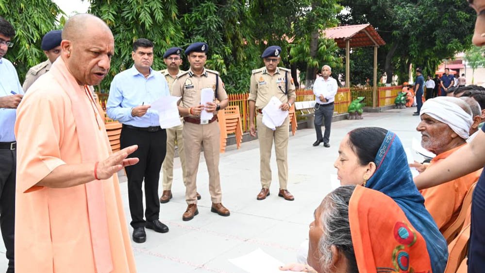 CM योगी का बड़ा भरोसा, बोले- 'सबकी समस्या पर होगी प्रभावी कार्रवाई, चिंता की जरूरत नहीं'