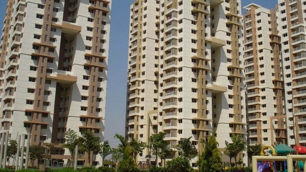 फ्लैट में रहने वालों के लिए जरूरी खबर! सोसायटी के नियम टूटे तो जुर्माना मालिक देगा या किरायेदार