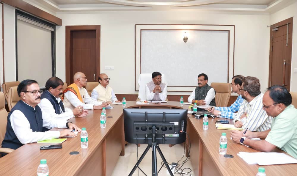सहकारिता मंत्री केदार कश्यप का निर्देश- सहकारिता क्षेत्र को और मजबूत बनाने पर दें विशेष जोर
